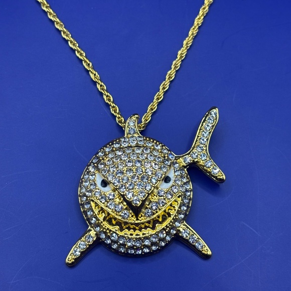 Big gold plated iced out shark pendant 3A CZ chain included - Picture 2 of 4